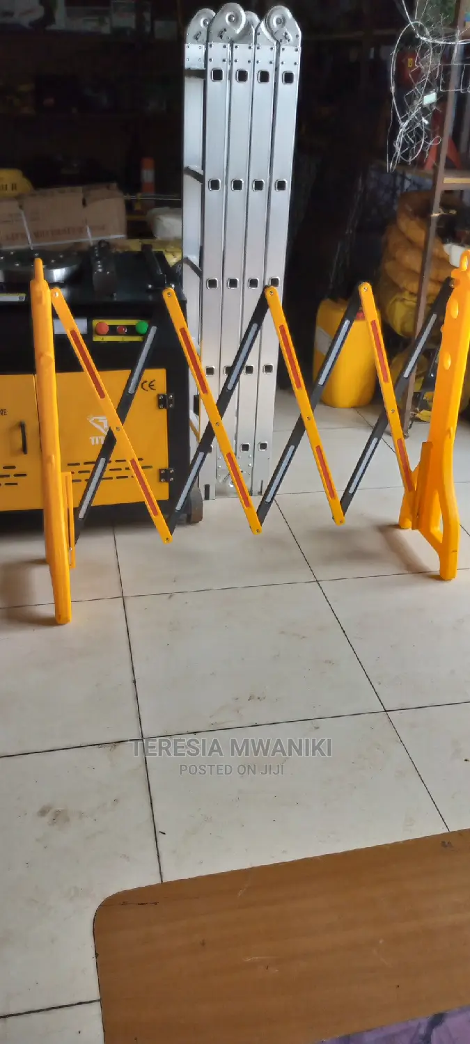 Expandable Plastic Barricade