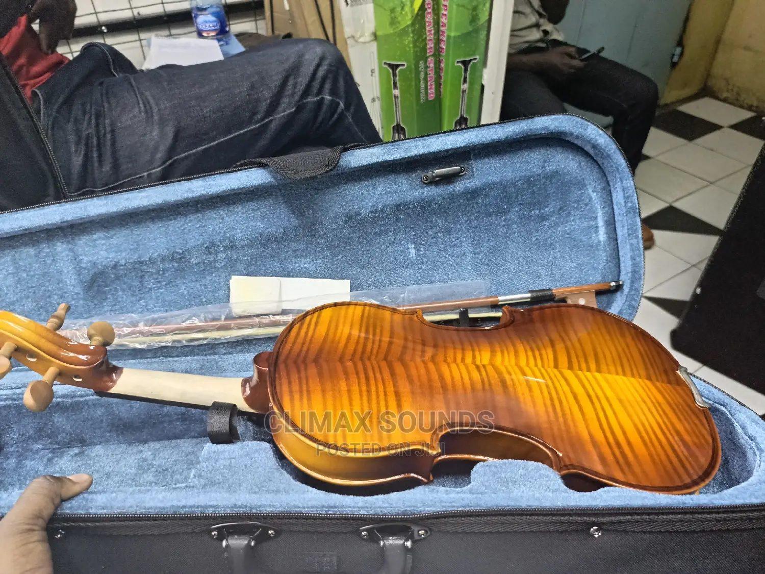 Maple Leaf Violin  Wood