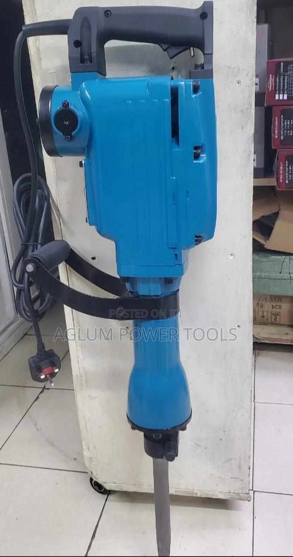 Makita Demolition Hammer 2200W