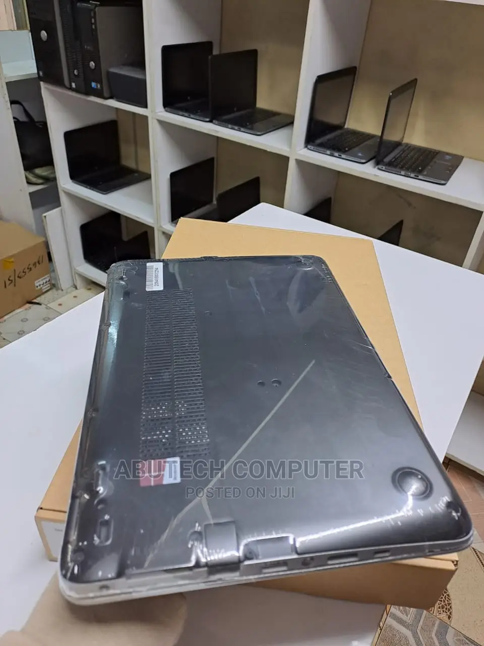 New Laptop HP EliteBook 820 G3 8GB Intel Core I5 SSD 256GB