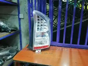 Toyota Prius 2010 Tail Lamp, Ex Japan Original Motor Parts