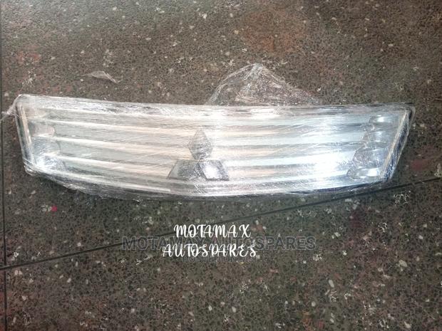 Mitsubishi Delica D2 Grill Assy