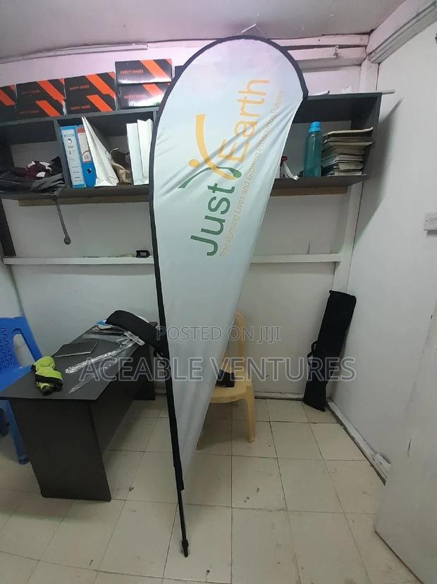 3.5 Metre Teardrop Flags/Banners - thumbnail 2