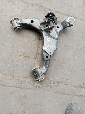 Prado J150 Lower Control Arms With Link and Without Link.