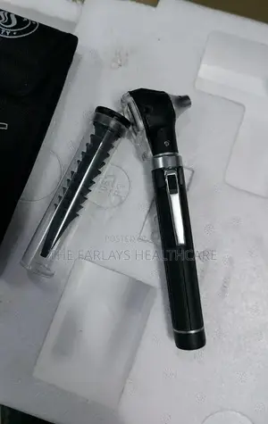 Otoscope . [Auriscope]