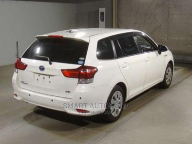 Toyota Corolla Fielder 2016 White - thumbnail 2