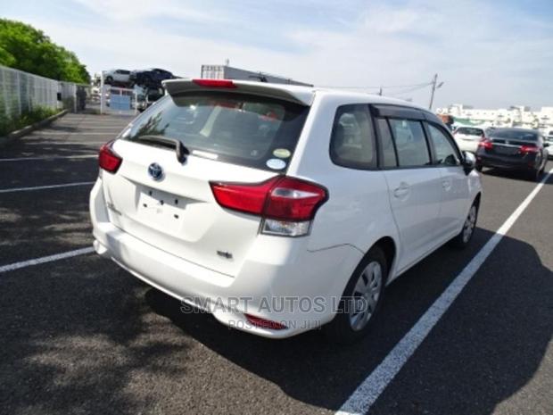 Toyota Corolla Fielder 2016 White - thumbnail 2