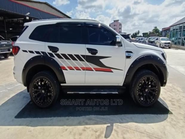 Ford Everest 2016 White - thumbnail 5