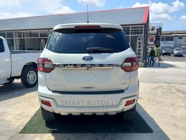 Ford Everest 2016 White - thumbnail 7