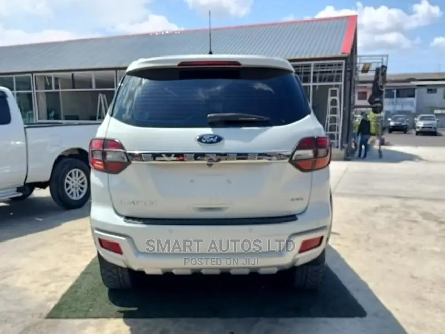 Ford Everest 2016 White