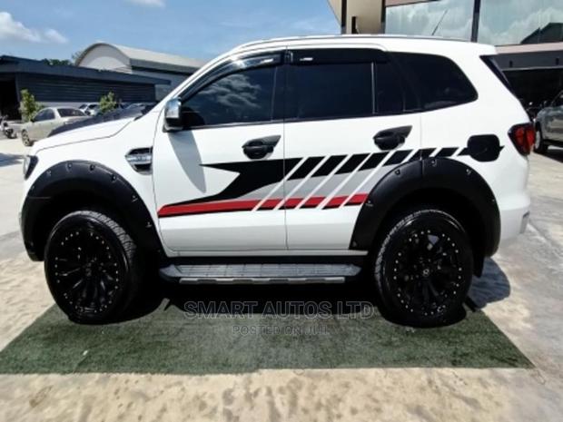 Ford Everest 2016 White - thumbnail 10
