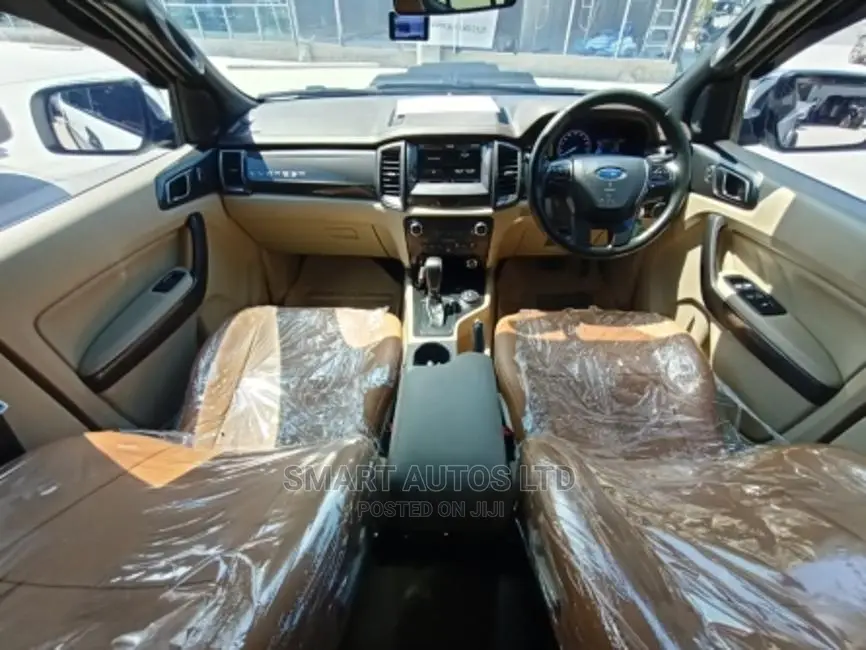 Ford Everest 2016 White