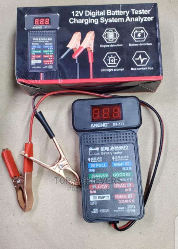 Digital Battery Tester Analyzer - main view