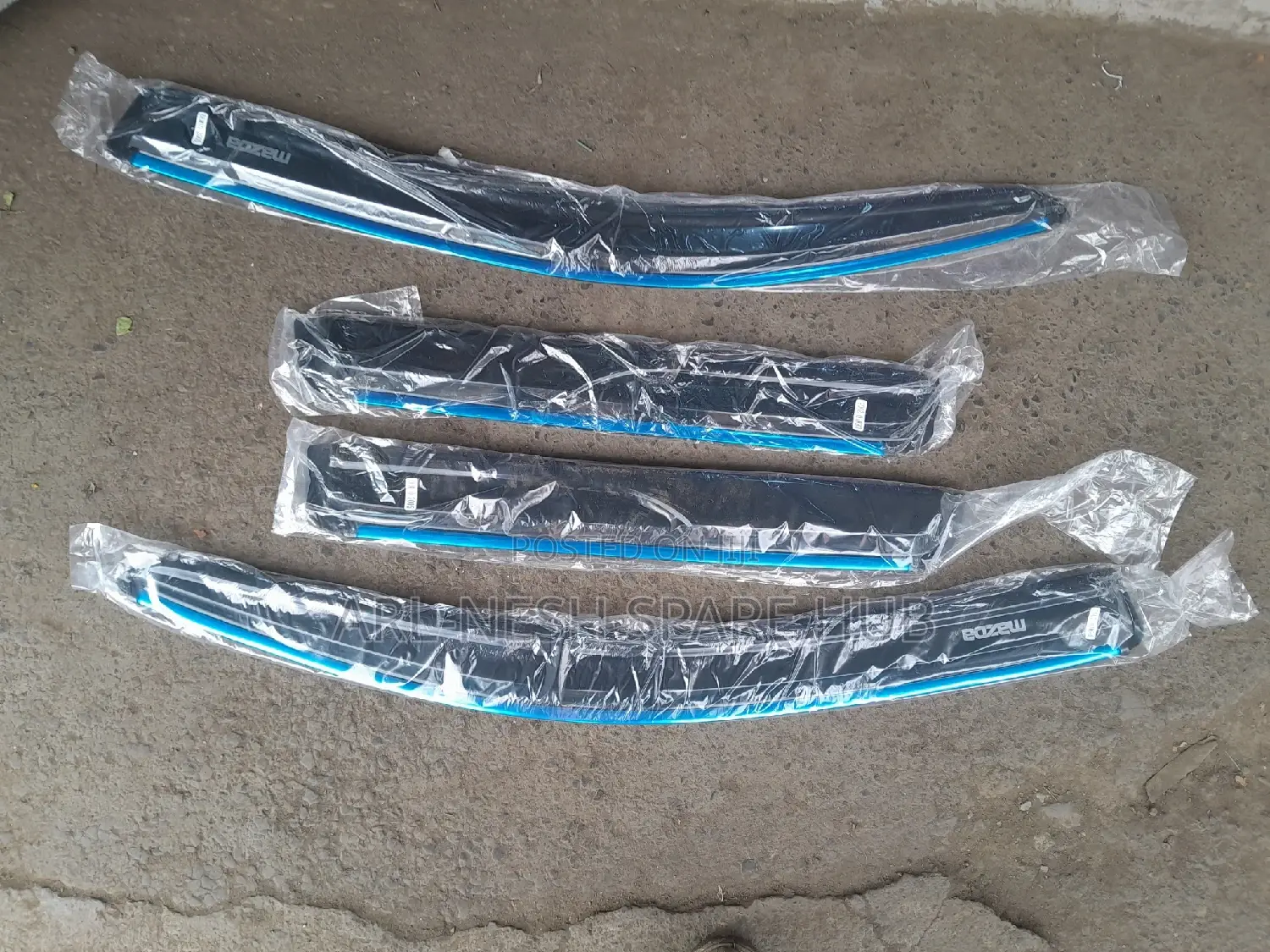 Mazda Demio O5 Windbreakers
