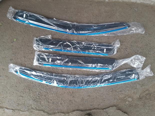 Mazda Demio O5 Windbreakers - main view