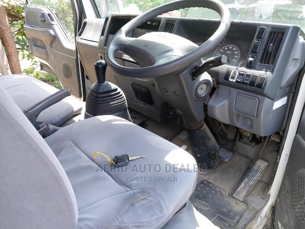 Isuzu Elf 2017 3000cc - thumbnail 3