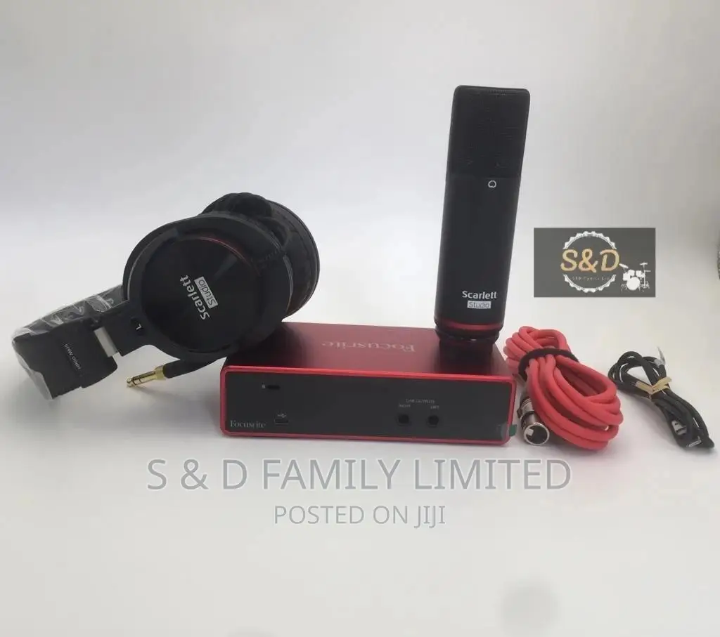 Focusrite Scarlett 2i2 Studio 3rd Gen Recording Bundle