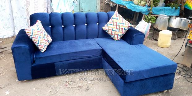 4 Seater L-Shaped Sofa. - thumbnail 3