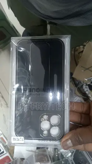 iPhone12 Pro Max Wrist Strap Fashion Classy Phone Case