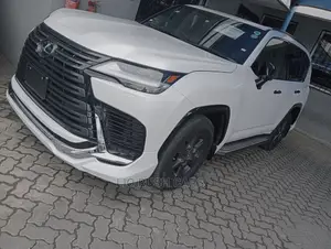 Lexus LX 2017 White