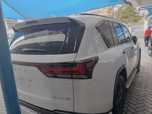 Lexus LX 2017 White