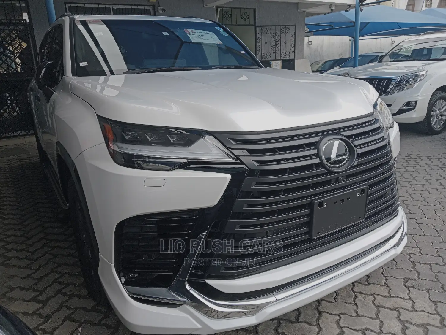 Lexus LX 2017 White