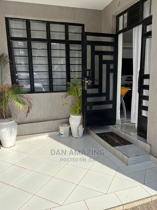 6bdrm Maisonette in Membley Estate for sale - thumbnail 3