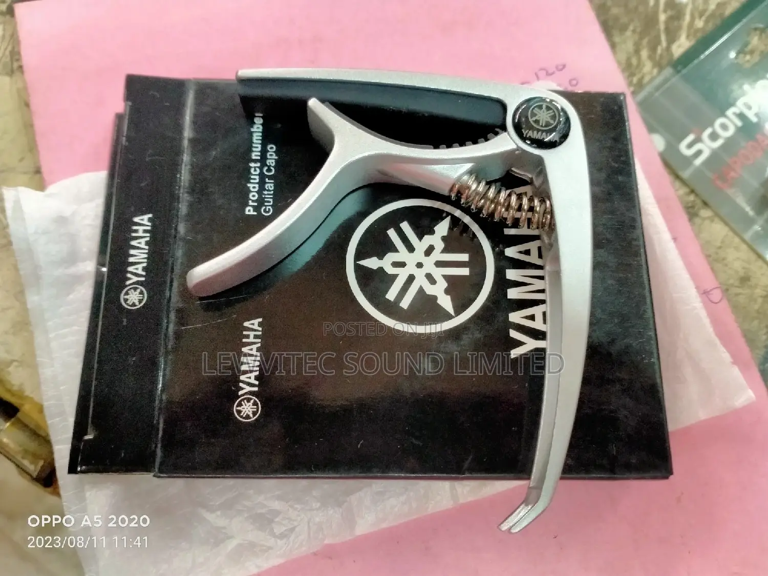 Yamaha Silver Guitar Calpo