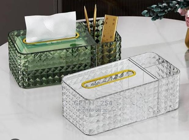 Elegant Acrylic Serviet Holder 2 Colours Green & Clear