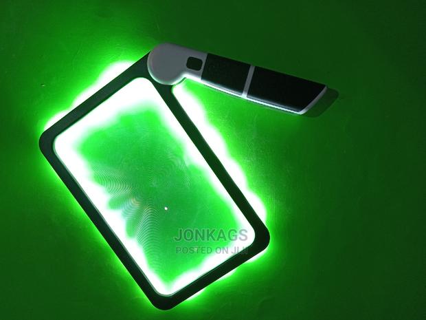 Rectangular Wide Foldable Magnifying Glass - thumbnail 3