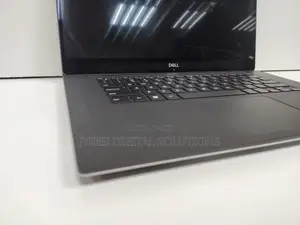 Laptop Dell Precision 5530 16GB Intel Xeon SSD 512GB