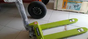 Hydraulic Hand Pallet Truck/Trolley-3000kg Capacity