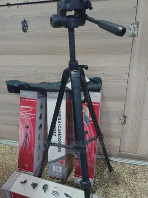 Universal 3560 Camera/ Phone Tripod