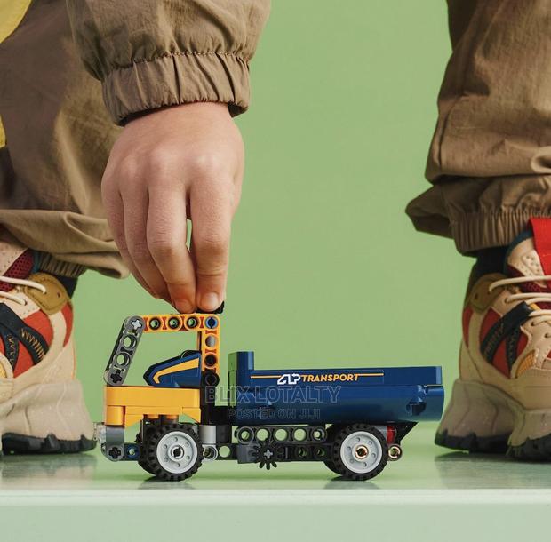 Lego Dump Truck - thumbnail 4