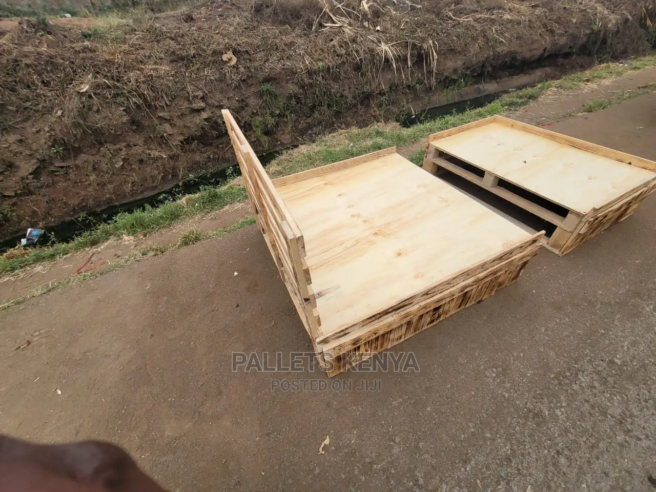 Pallet Bed- ( LWM)