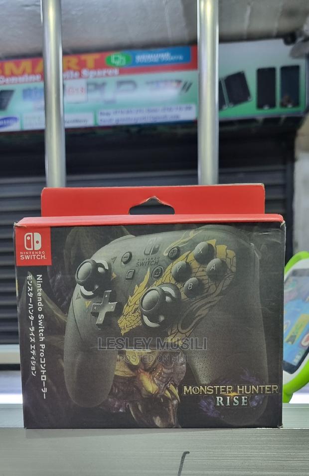 Nintendo Switch Pro Controller New - main view