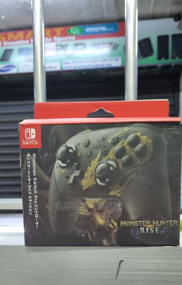 Nintendo Switch Pro Controller New - thumbnail 3