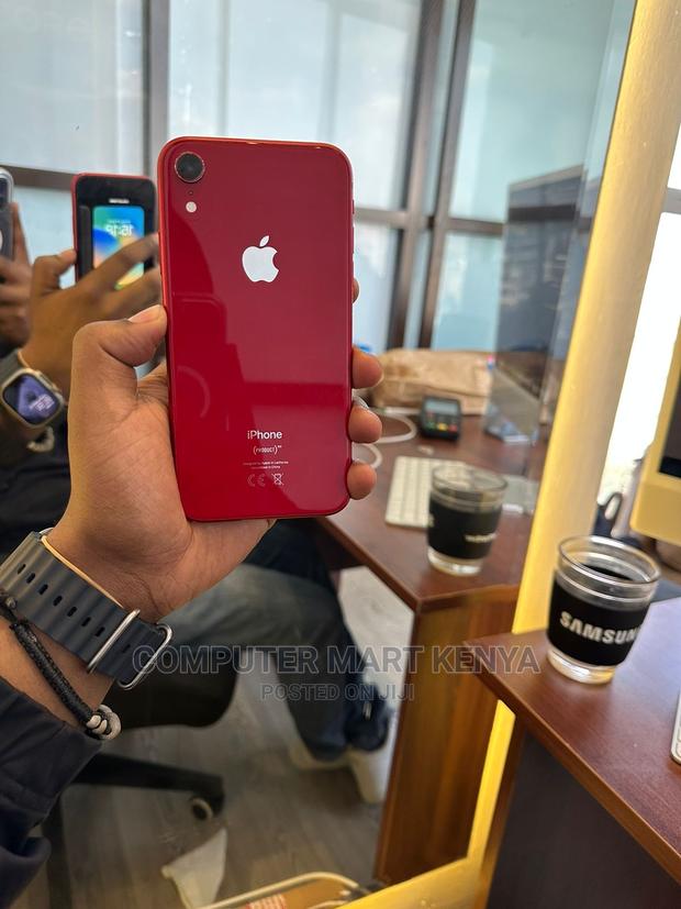 Apple iPhone XR 128 GB Red - thumbnail 2