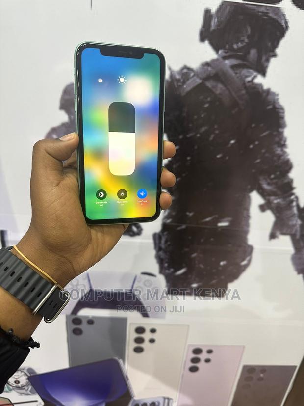 Apple iPhone 11 64 GB Green - thumbnail 2