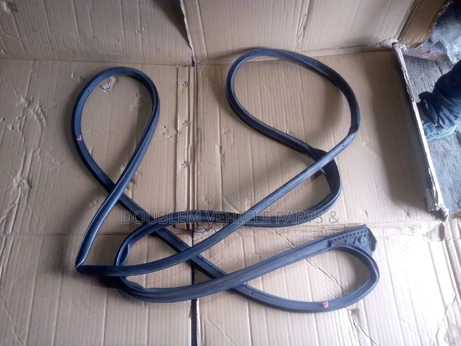 Front Door Rubber RH/LH Hiace 1993-1994 Onwards 5l/3l/Shark