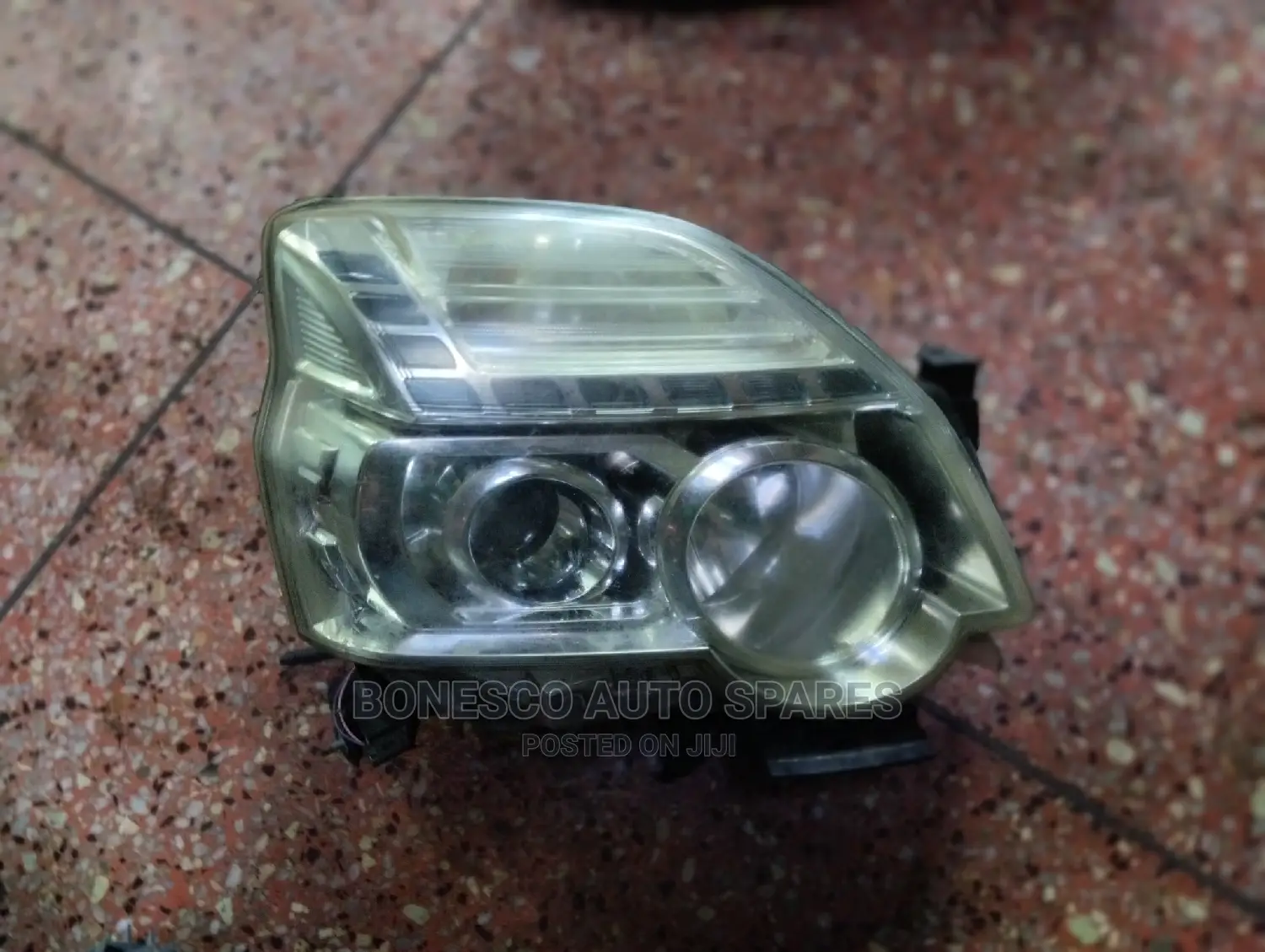 Nissan X-Trail NT-31 Right Nonxenon Headlight