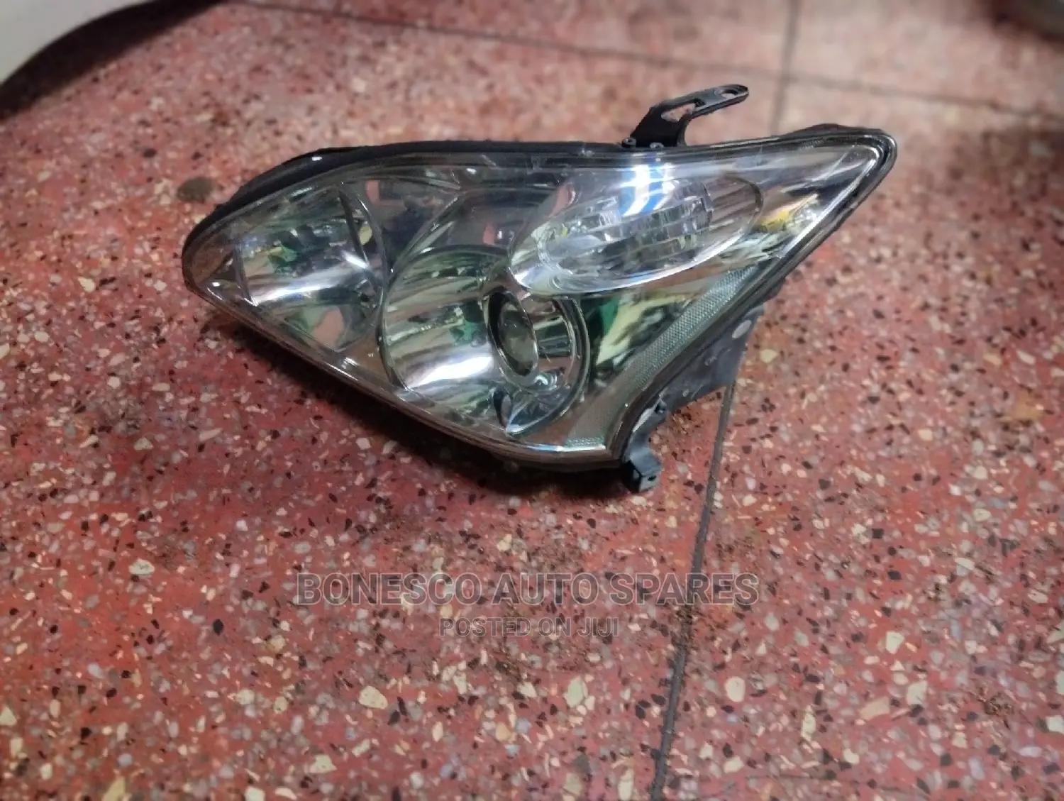 Harrier (240, No. 4) Left Xenon Headlight Assembly