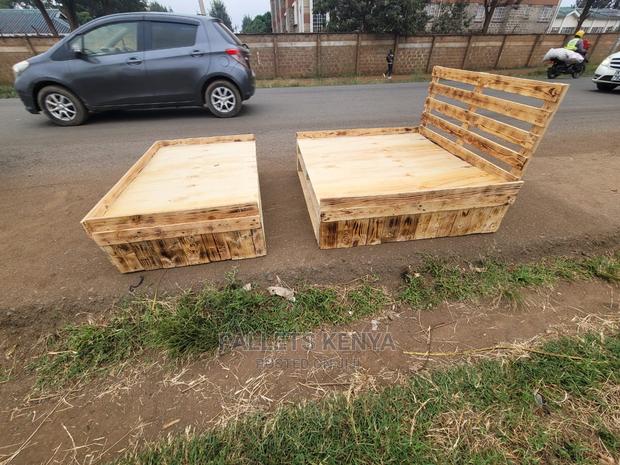 Premium Pallet Bed- Detachable 4x6 Bed - thumbnail 2