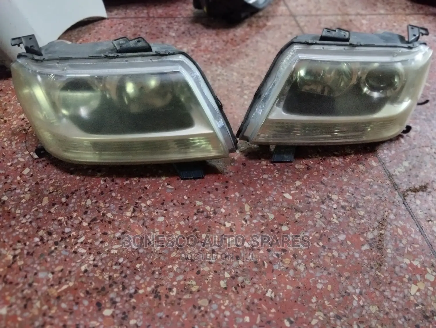 Suzuki Escudo (Grand Vitara) Xenon Headlights Assembly in Nairobi