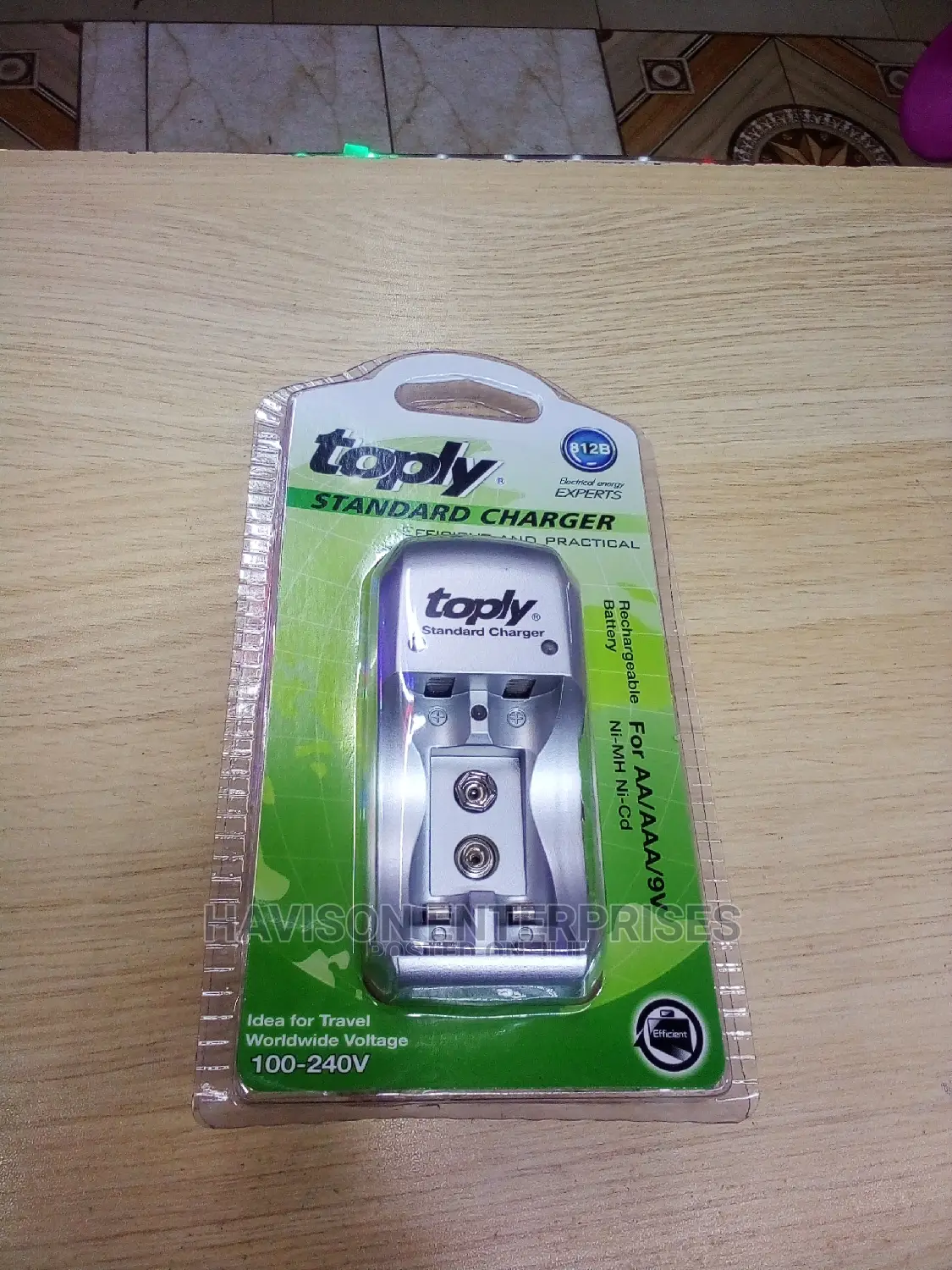 Toply(9v, AA, AAA)Charger