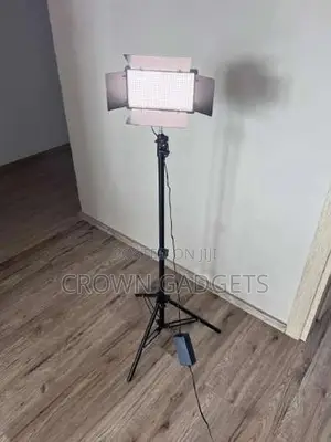 600 Varicolor Professional Video Light With Stand