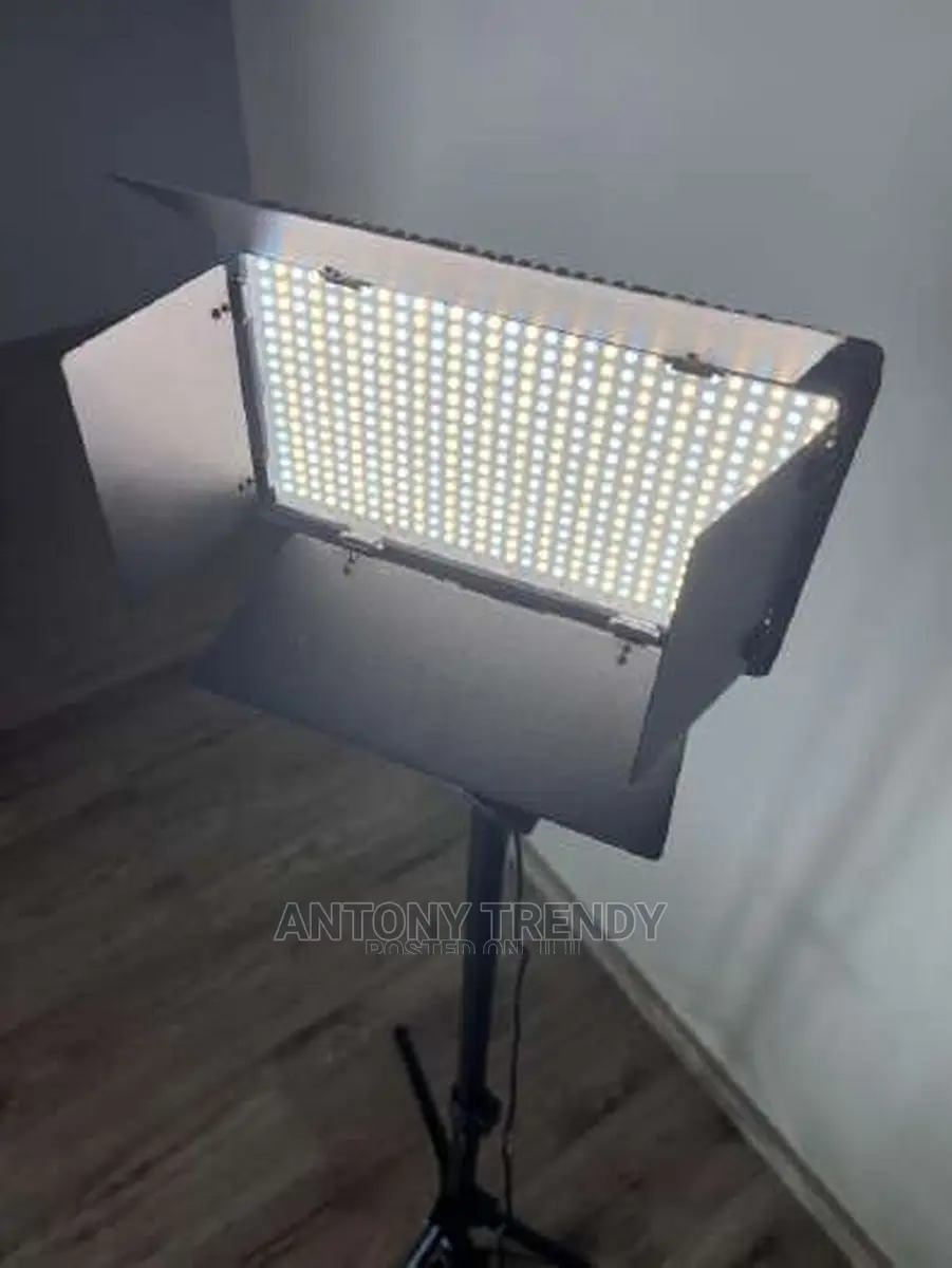 Professional LED 600 PRO With Battery Charger