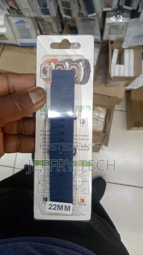 22mm Soft Silicon Watch Strap With Quick Release Pins (Blue - main view