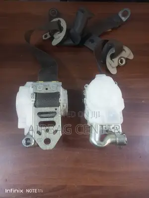 Toyota Fielder 2007/2008 Safety Belts