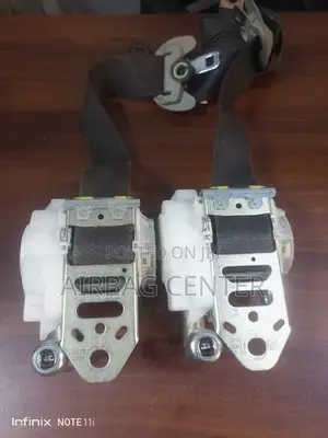 Toyota Fielder 2007/2008 Safety Belts